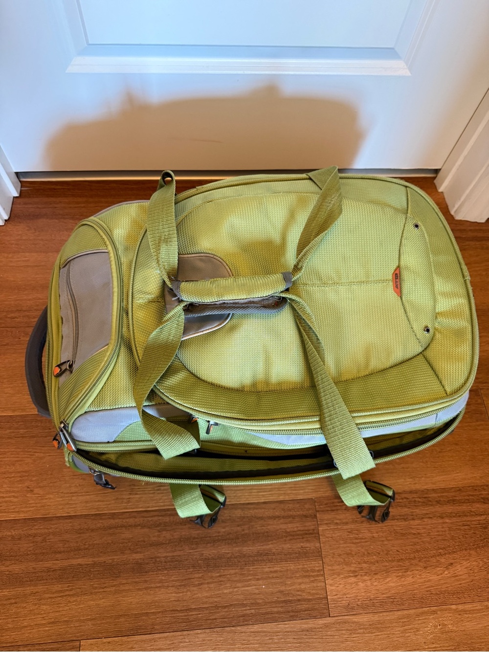 High Sierra Carry-On Suitcase - Picture 2 of 4